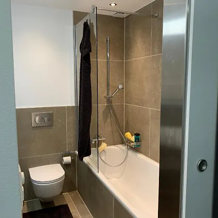 Wef 2027 Ferienwohnung, 3 Minuten Fussweg Zum Kongresshaus, Geeignet Fuer 2 Personen 公寓 *