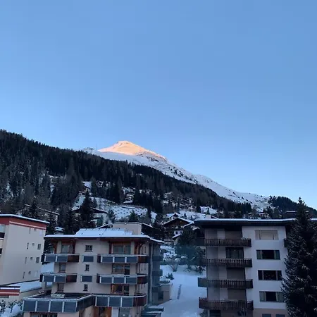 Wef 2027 Ferienwohnung, 3 Minuten Fussweg Zum Kongresshaus, Geeignet Fuer 2 Personen 公寓 *