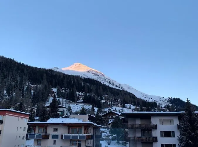 Wef 2027 Ferienwohnung, 3 Minuten Fussweg Zum Kongresshaus, Geeignet Fuer 2 Personen 公寓 *